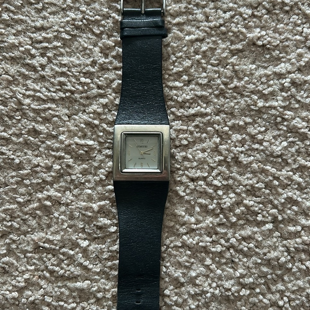 Rumors women’s vintage genuine leather black/silver adjustable‎ watch